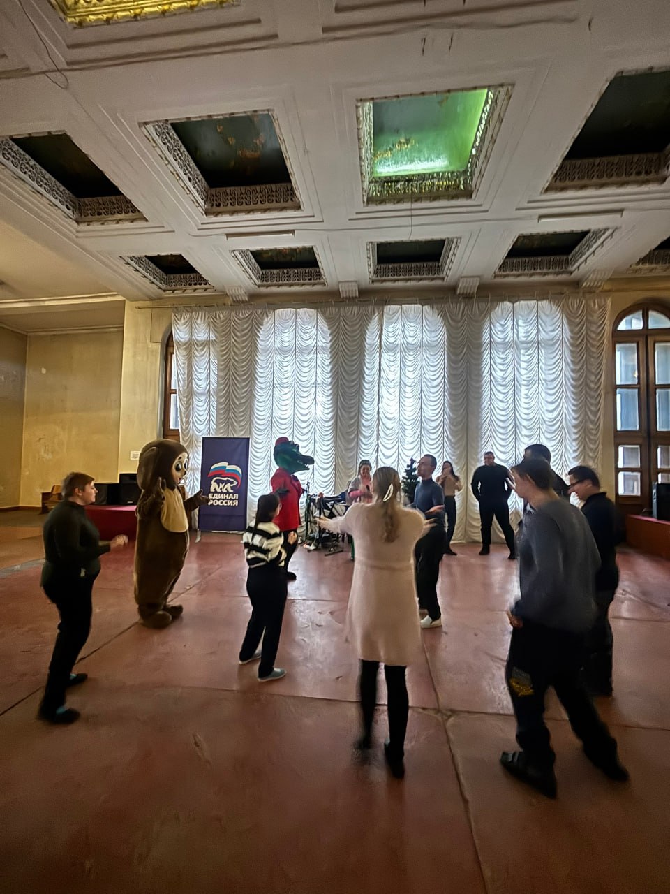 Сегодня, 3 декабря 2025 года, в Кировском районе города Донецк, во Дворце культуры им. И. Франко прошла тематическая программа, посвященная Международному Дню инвалидов "От сердца к сердцу" Сегодня, 3 декабря 2025 года, в Кировском районе города Донецк, во Дворце культуры им. И. Франко прошла тематическая программа, посвященная Международному Дню инвалидов "От сердца к сердцу"