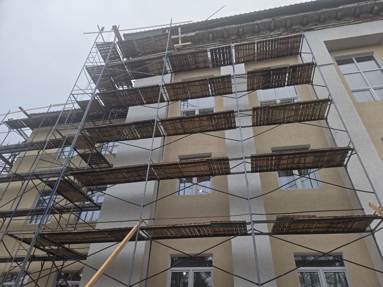 Сергей Желновач: В рамках рабочей встречи с директором Муниципального бюджетного учреждения дополнительного образования «Дебальцевская детская школа искусств» Владимиром Ильичом Калижуком подвел итоги значительного объема... Сергей Желновач: В рамках рабочей встречи с директором Муниципального бюджетного учреждения дополнительного образования «Дебальцевская детская школа искусств» Владимиром Ильичом Калижуком подвел итоги значительного объема...