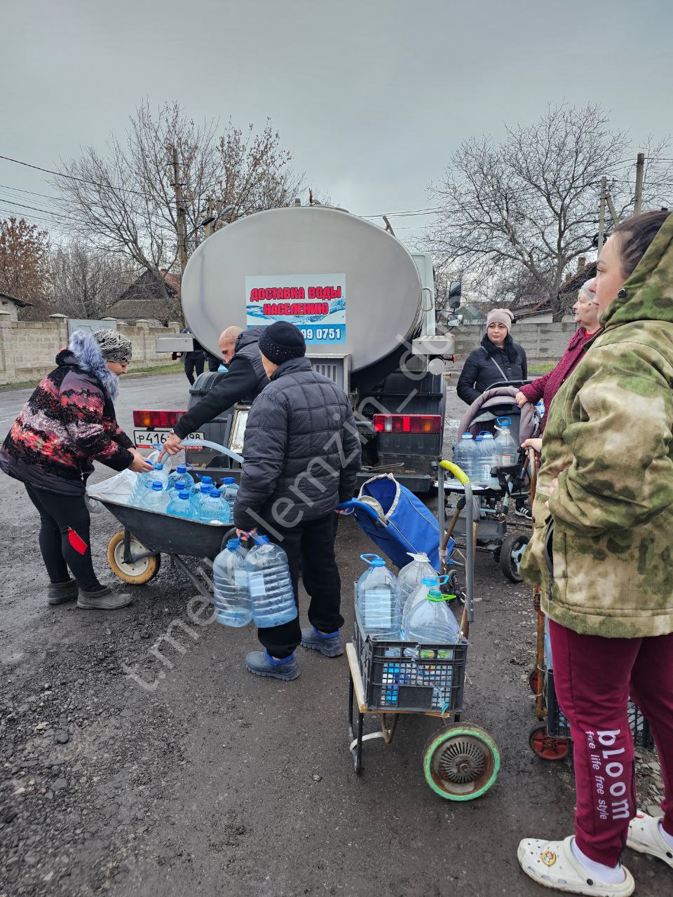 Алексей Кулемзин: Донецкие производители воды в кризисной ситуации с водоснабжением продолжают оказывать помощь Дончанам