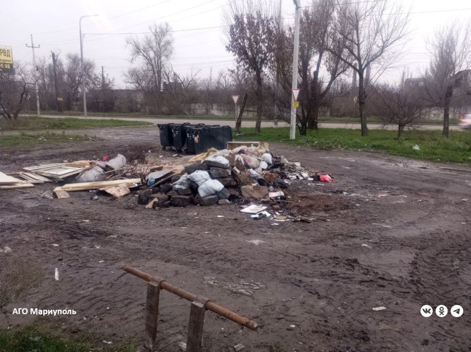 Коммунальщики ликвидировали стихийные свалки в Ильичевском и Орджоникидзевском районах Мариуполя Коммунальщики ликвидировали стихийные свалки в Ильичевском и Орджоникидзевском районах Мариуполя