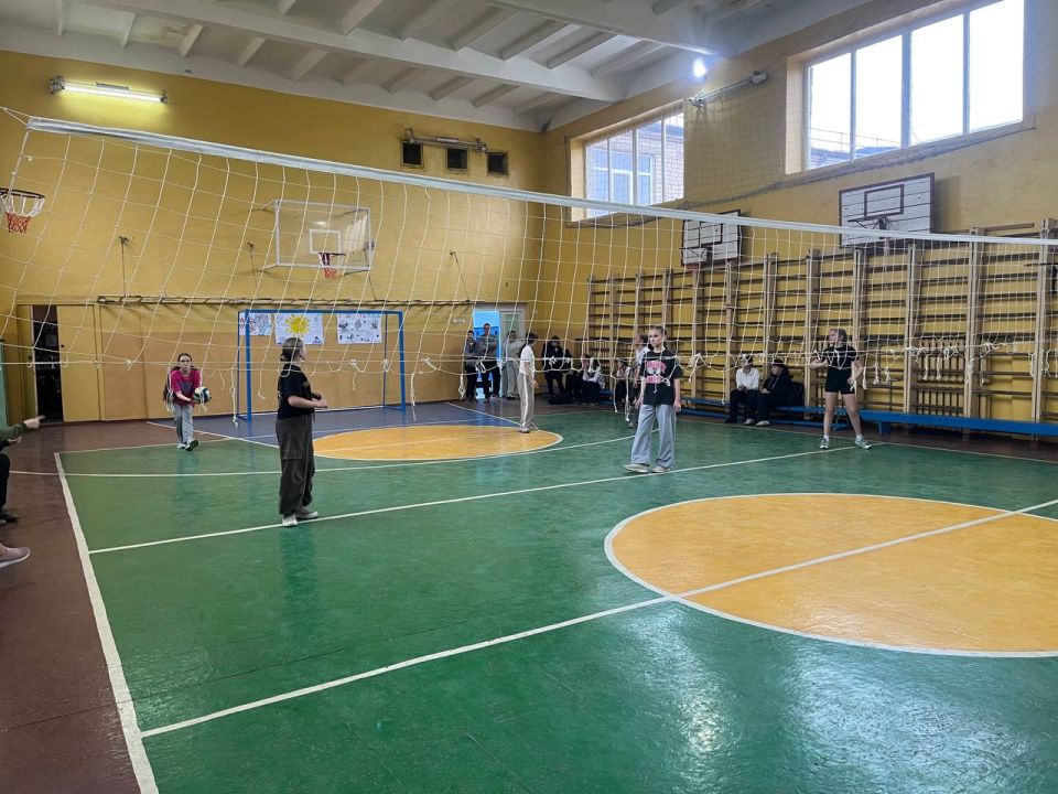 В Ждановке прошли соревнования по пионерболу В Ждановке прошли соревнования по пионерболу