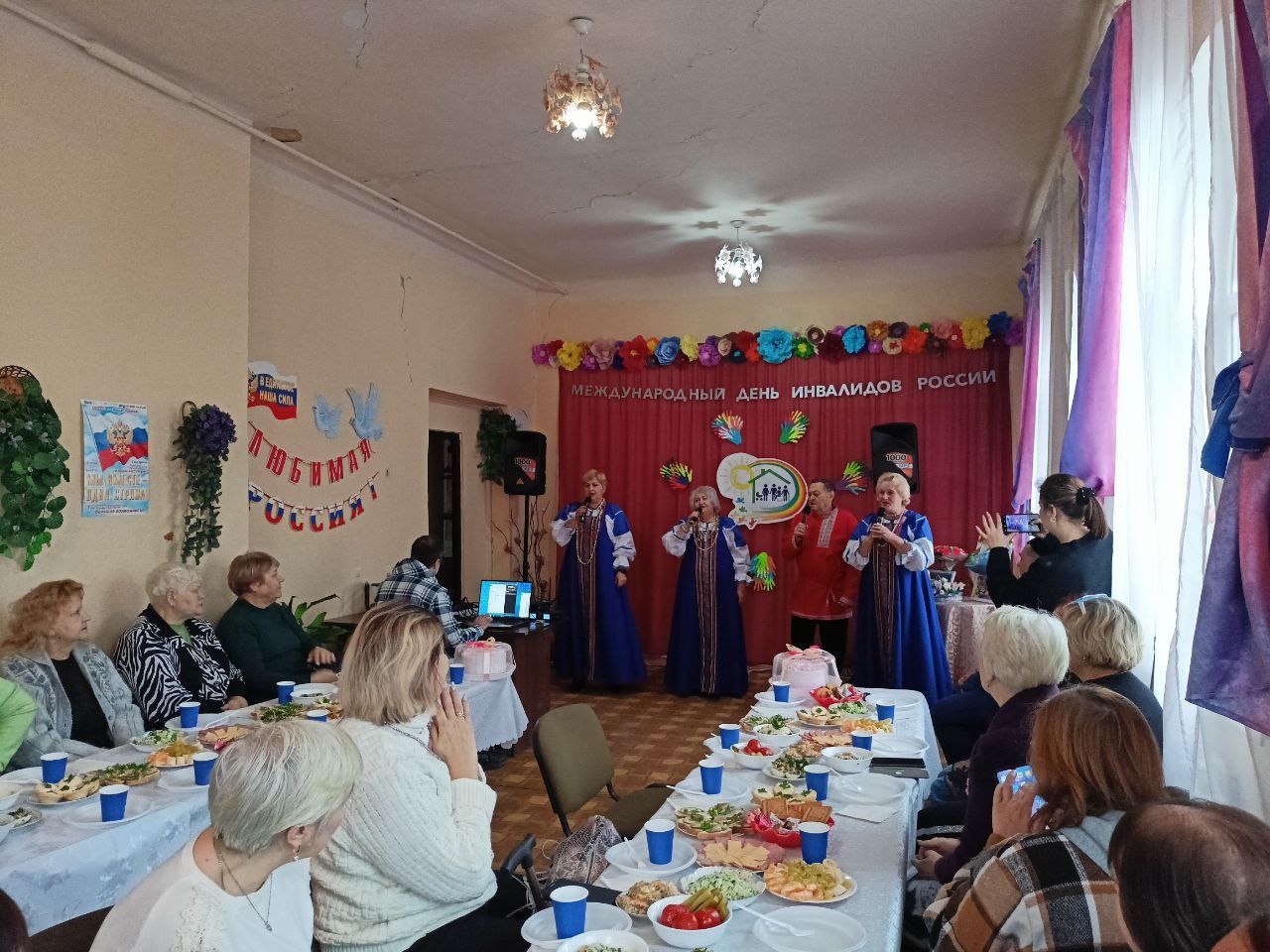 Сегодня, 3 декабря в Государственном бюджетном учреждении социального обслуживания «Центр социального обслуживания населения Червоногвардейского района города Макеевки прошло мероприятие «Сила духа не знает границ!»... Сегодня, 3 декабря в Государственном бюджетном учреждении социального обслуживания «Центр социального обслуживания населения Червоногвардейского района города Макеевки прошло мероприятие «Сила духа не знает границ!»...