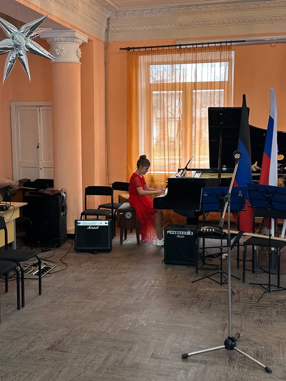 Сегодня, 04.12.2025г., в малом зале МБУДО «Дебальцевская детская школа искусств» городского округа Дебальцево Донецкой Народной Республики для подопечных ГБУСО "Центр социального обслуживания населения города Дебальцево"... Сегодня, 04.12.2025г., в малом зале МБУДО «Дебальцевская детская школа искусств» городского округа Дебальцево Донецкой Народной Республики для подопечных ГБУСО "Центр социального обслуживания населения города Дебальцево"...