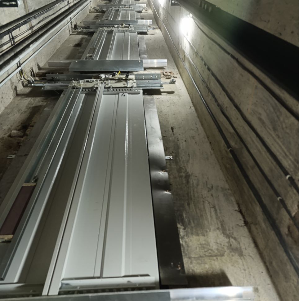 В Кировском установили два новых лифта В Кировском установили два новых лифта