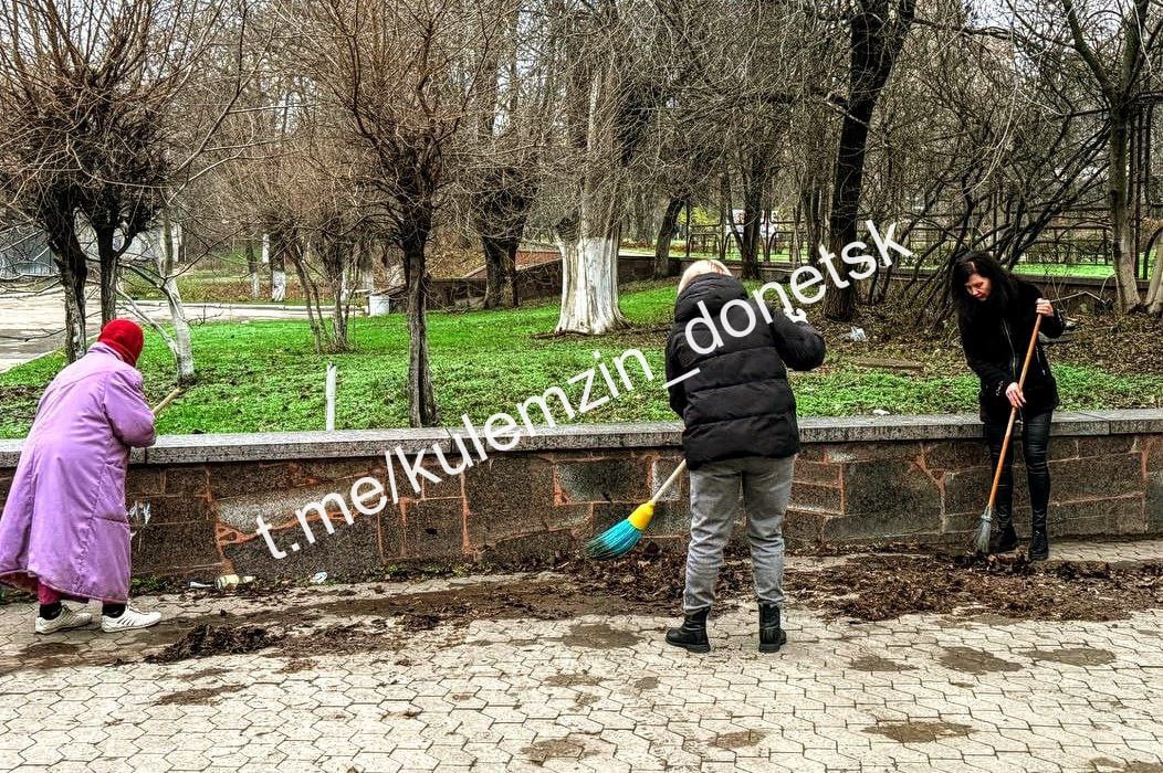 Сегодня представители управления по физической культуре и спорту, сотрудники Дворца спорта «Шахтёр», спортивной школы № 6 внесли свой вклад в традиционную экологическую акцию «Чистый четверг» Сегодня представители управления по физической культуре и спорту, сотрудники Дворца спорта «Шахтёр», спортивной школы № 6 внесли свой вклад в традиционную экологическую акцию «Чистый четверг»