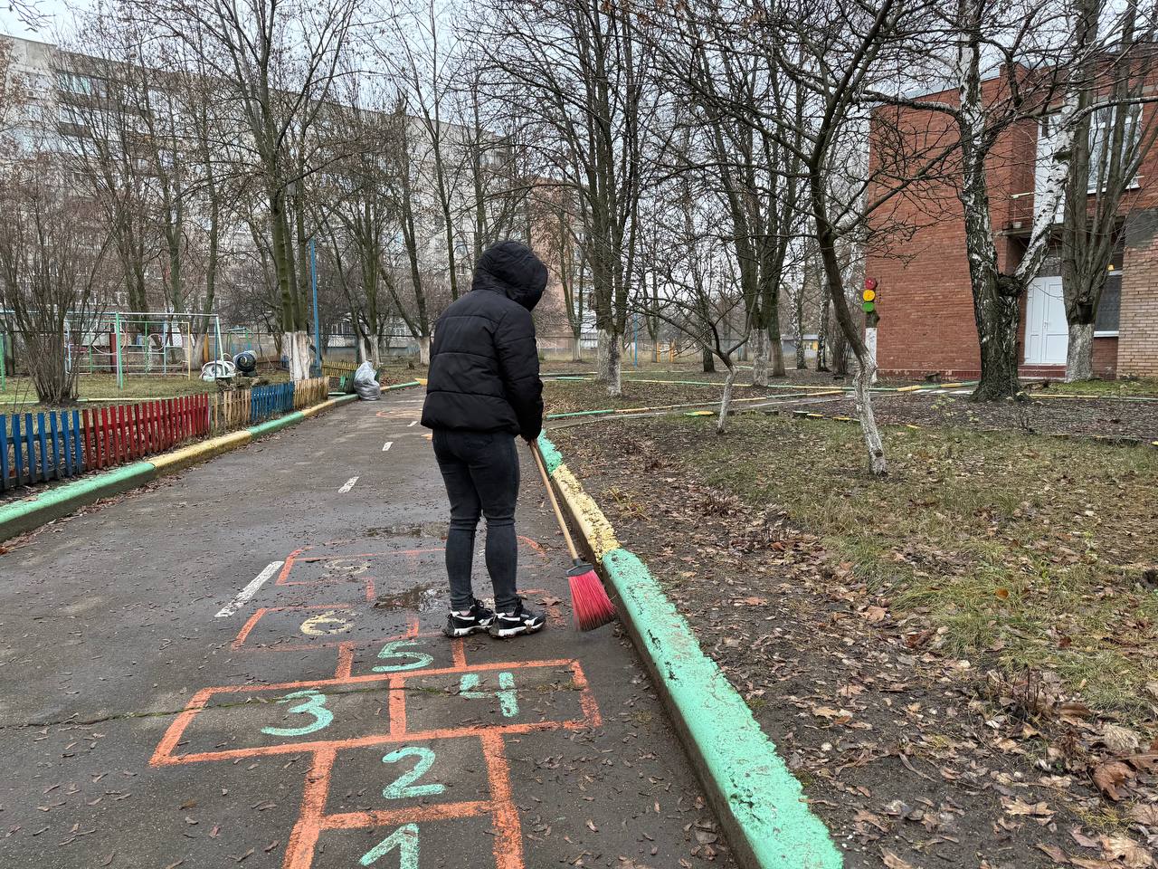 Сегодня, 4 декабря 2025 года, в рамках проекта «Городская среда», реализуемого Единой Россией , жители Кировского района приняли участие в традиционной экологической акции «Чистый четверг» Сегодня, 4 декабря 2025 года, в рамках проекта «Городская среда», реализуемого Единой Россией , жители Кировского района приняли участие в традиционной экологической акции «Чистый четверг»