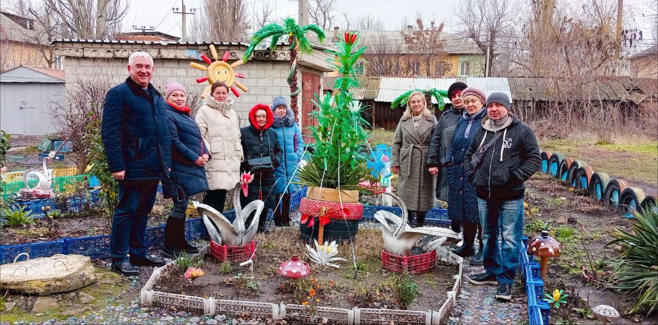Сегодня, 4 декабря, в рамках реализации проекта «УПРАВДОМ» партии Единая Россия руководитель Управы Петровского внутригородского района Администрации городского округа Донецк Наталья Бегуненко совместно с заместителем главы... Сегодня, 4 декабря, в рамках реализации проекта «УПРАВДОМ» партии Единая Россия руководитель Управы Петровского внутригородского района Администрации городского округа Донецк Наталья Бегуненко совместно с заместителем главы...