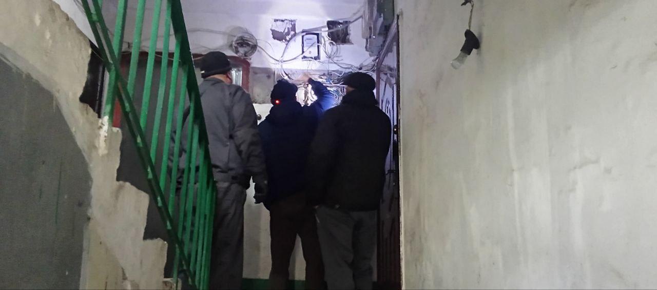 Специалисты из Хабаровского края наладили электрику в микрорайоне Восточный Дебальцево Специалисты из Хабаровского края наладили электрику в микрорайоне Восточный Дебальцево