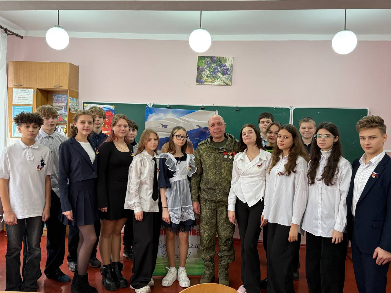 Накануне значимого для всей страны Дня Героев Отечества, в ГБОУ "Школа №5 г.о. Дебальцево" совместно с отделом физической культуры, спорта и туризма администрации г.о. Дебальцево прошло мероприятие, которое надолго останется... Накануне значимого для всей страны Дня Героев Отечества, в ГБОУ "Школа №5 г.о. Дебальцево" совместно с отделом физической культуры, спорта и туризма администрации г.о. Дебальцево прошло мероприятие, которое надолго останется...