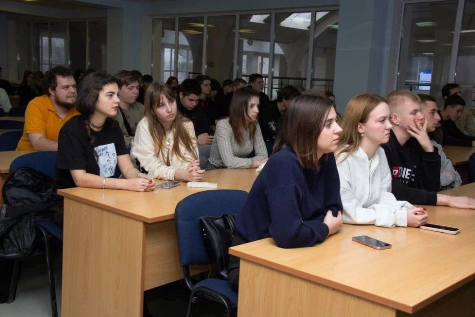 Фонд развития территорий и ДОННАСА укрепляют сотрудничество в сфере профориентации и подготовки кадров для восстановления Донбасса Фонд развития территорий и ДОННАСА укрепляют сотрудничество в сфере профориентации и подготовки кадров для восстановления Донбасса