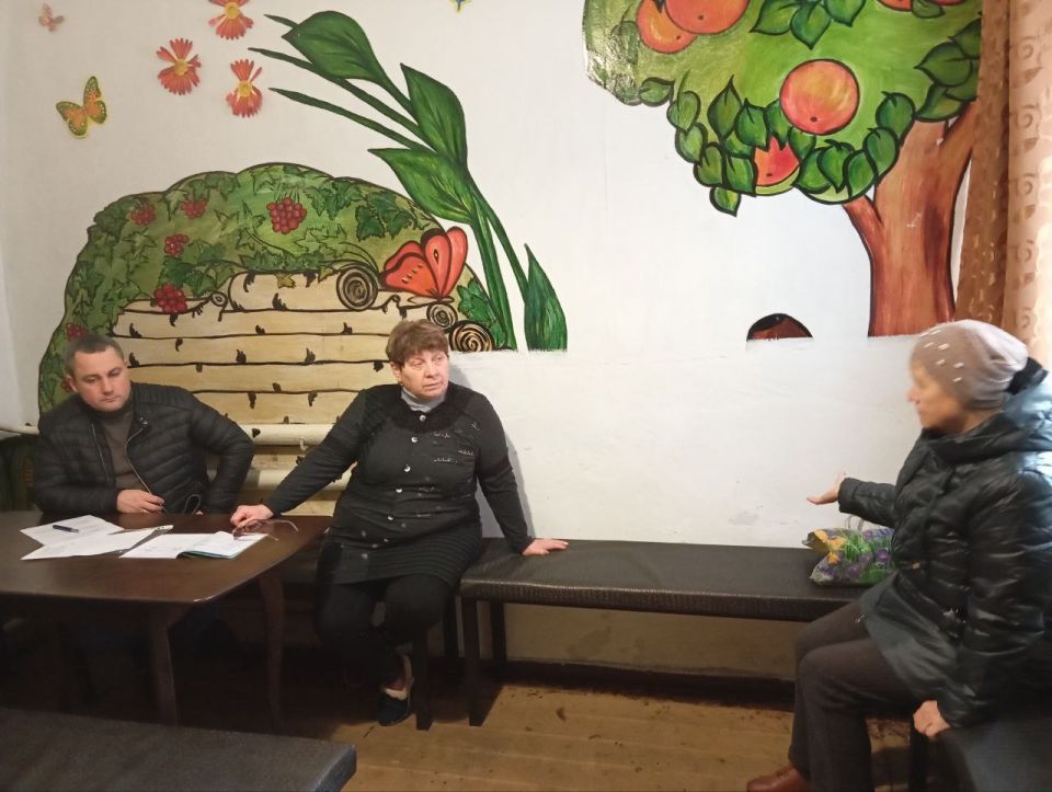 Встреча с населением. Депутат Торезского городского совета Донецкой Народной Республики Игорь Шинкарев провел встречу с населением по ул. Пятницкого Встреча с населением. Депутат Торезского городского совета Донецкой Народной Республики Игорь Шинкарев провел встречу с населением по ул. Пятницкого