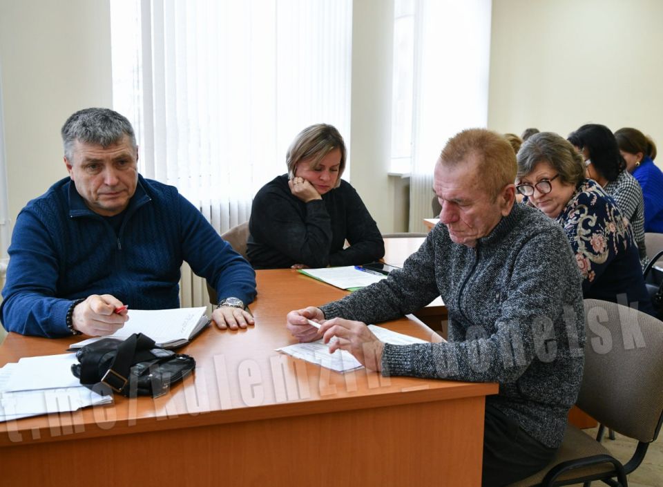 Сегодня состоялось очередное заседание Комиссии по предупреждению и ликвидации чрезвычайных ситуаций и обеспечению пожарной безопасности городского округа Донецк Сегодня состоялось очередное заседание Комиссии по предупреждению и ликвидации чрезвычайных ситуаций и обеспечению пожарной безопасности городского округа Донецк