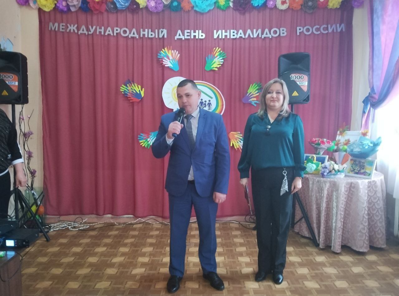 Сегодня, 3 декабря в Государственном бюджетном учреждении социального обслуживания «Центр социального обслуживания населения Червоногвардейского района города Макеевки прошло мероприятие «Сила духа не знает границ!»...