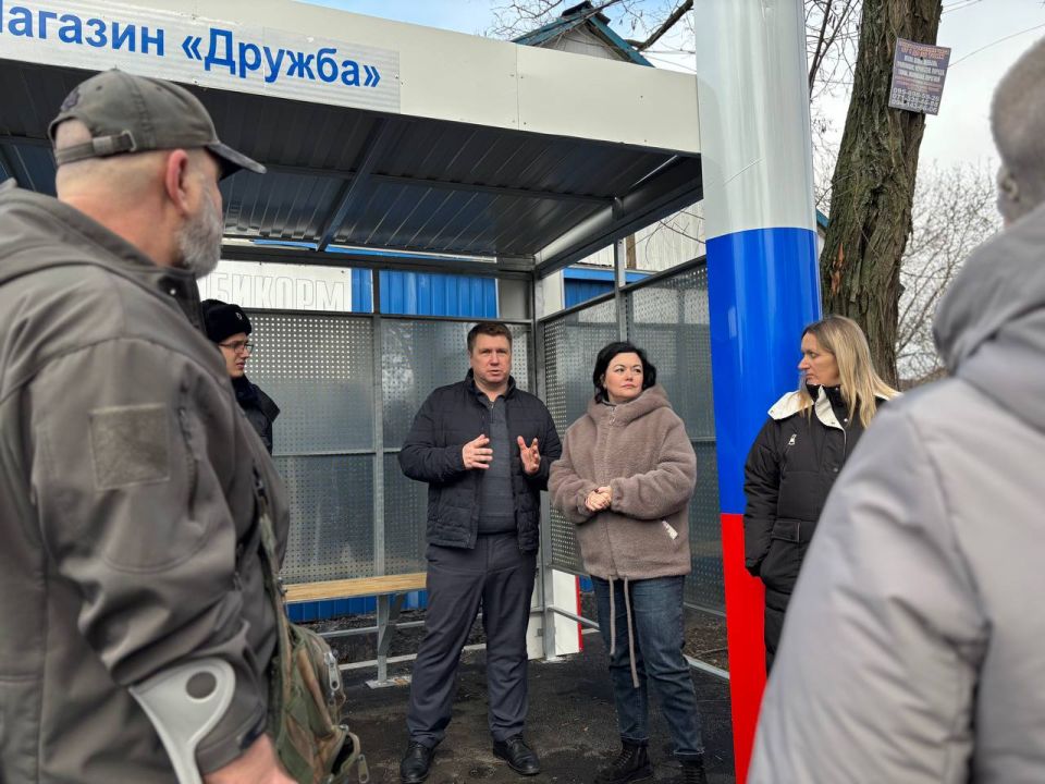 Заместитель главы Администрации муниципального образования городского округа Харцызск Виктория Рогожина провела встречу с жителями ул. Набережная Заместитель главы Администрации муниципального образования городского округа Харцызск Виктория Рогожина провела встречу с жителями ул. Набережная