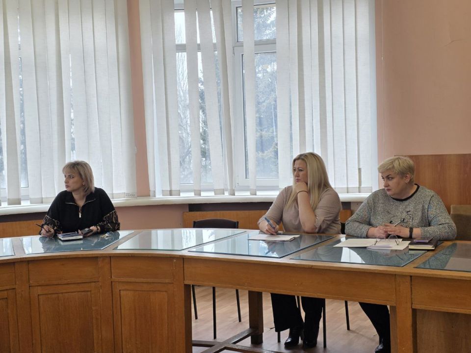 Татьяна Копылова: Сегодня, 4 декабря, в Управе Ворошиловского внутригородского района Администрации городского округа Донецк состоялось рабочее совещание «Чистый четверг» Татьяна Копылова: Сегодня, 4 декабря, в Управе Ворошиловского внутригородского района Администрации городского округа Донецк состоялось рабочее совещание «Чистый четверг»