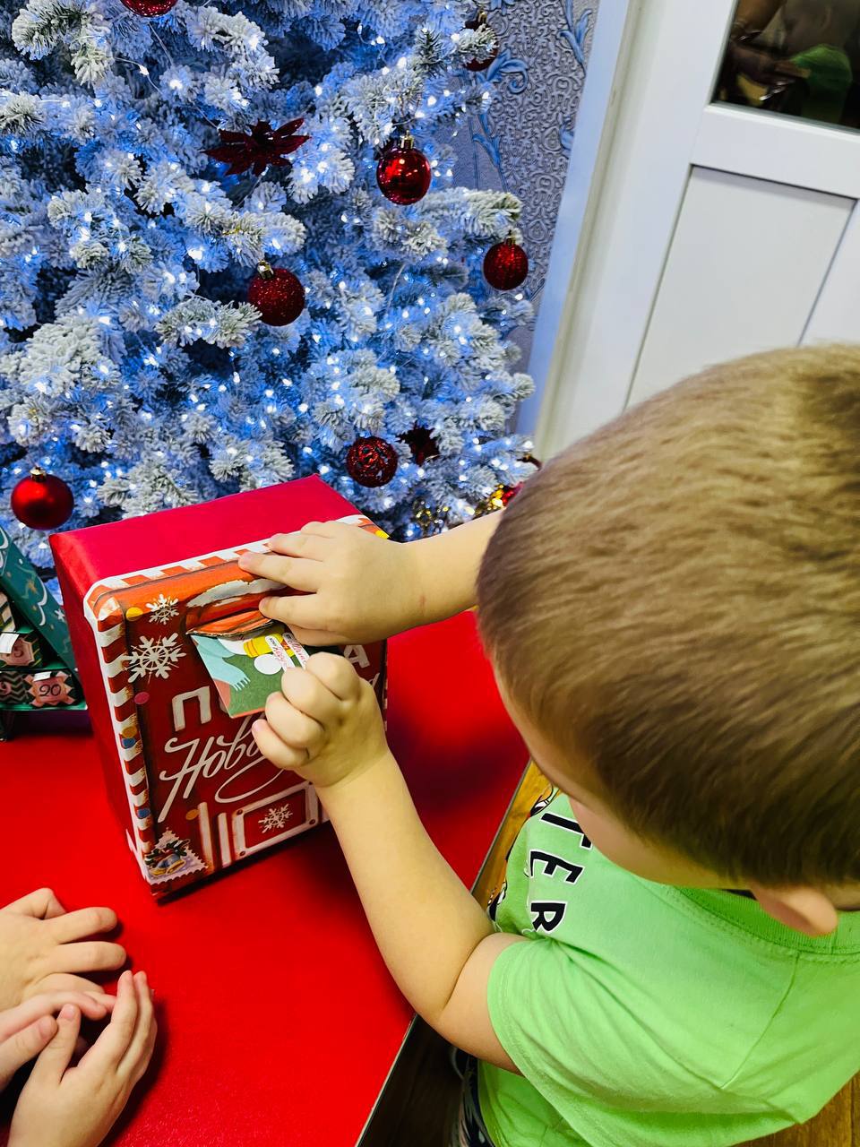 Сергей Желновач: Сегодня в Луганском детском саду «Улыбка» царила атмосфера волшебства и предвкушения! Сергей Желновач: Сегодня в Луганском детском саду «Улыбка» царила атмосфера волшебства и предвкушения!