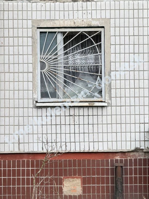 Последствия ночной атаки БПЛА по ул. Слепнева и ДК «Горняк» по ул. Угольной в Куйбышевском районе