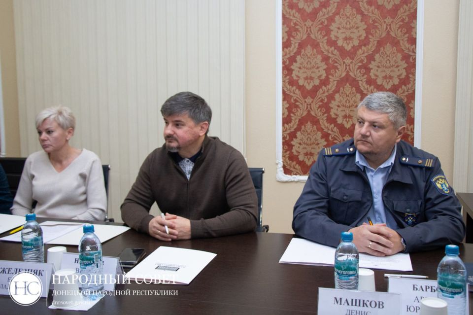 Специалисты Минтранса ДНР обсудили на очередном заседании Народного Совета ДНР вопросы урегулирования пассажироперевозок Специалисты Минтранса ДНР обсудили на очередном заседании Народного Совета ДНР вопросы урегулирования пассажироперевозок