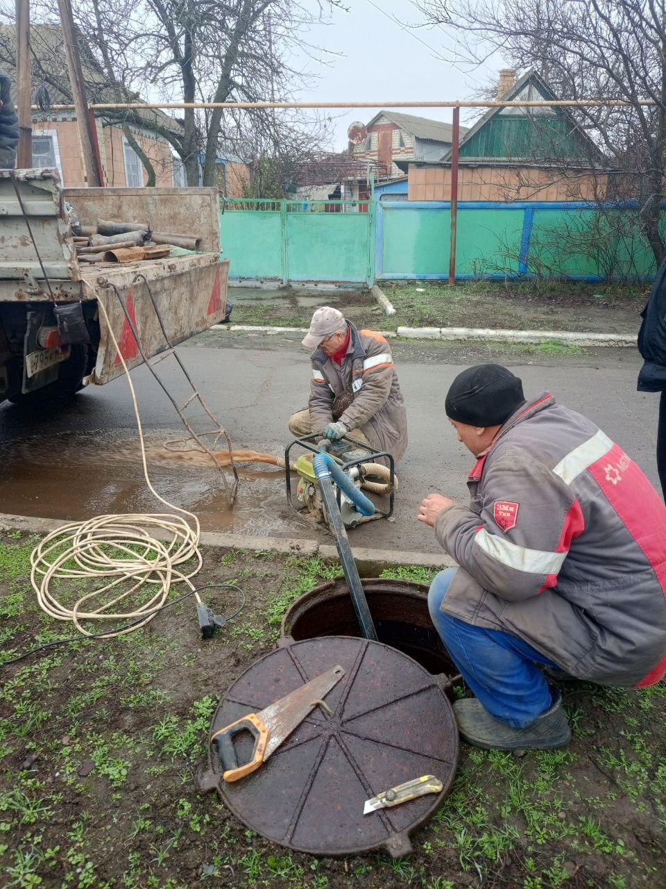 Бригада Бурятии за неделю устранила 5 крупных коммунальных аварий в Старобешевском округе