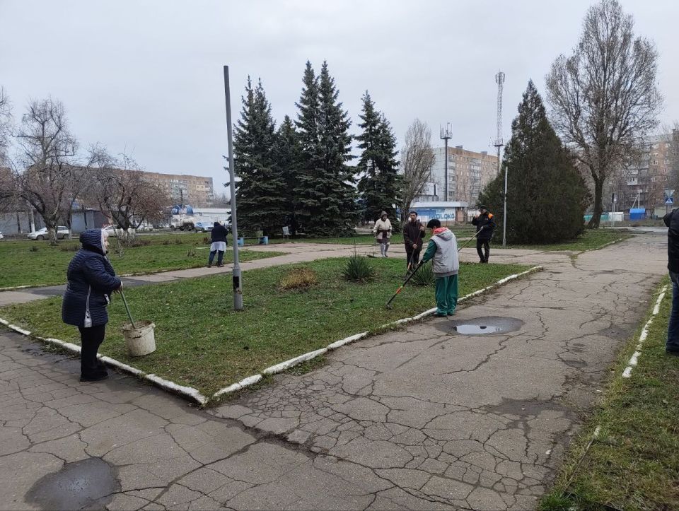 Сегодня, 4 декабря 2025 года, в рамках проекта «Городская среда», реализуемого Единой Россией , жители Кировского района приняли участие в традиционной экологической акции «Чистый четверг» Сегодня, 4 декабря 2025 года, в рамках проекта «Городская среда», реализуемого Единой Россией , жители Кировского района приняли участие в традиционной экологической акции «Чистый четверг»