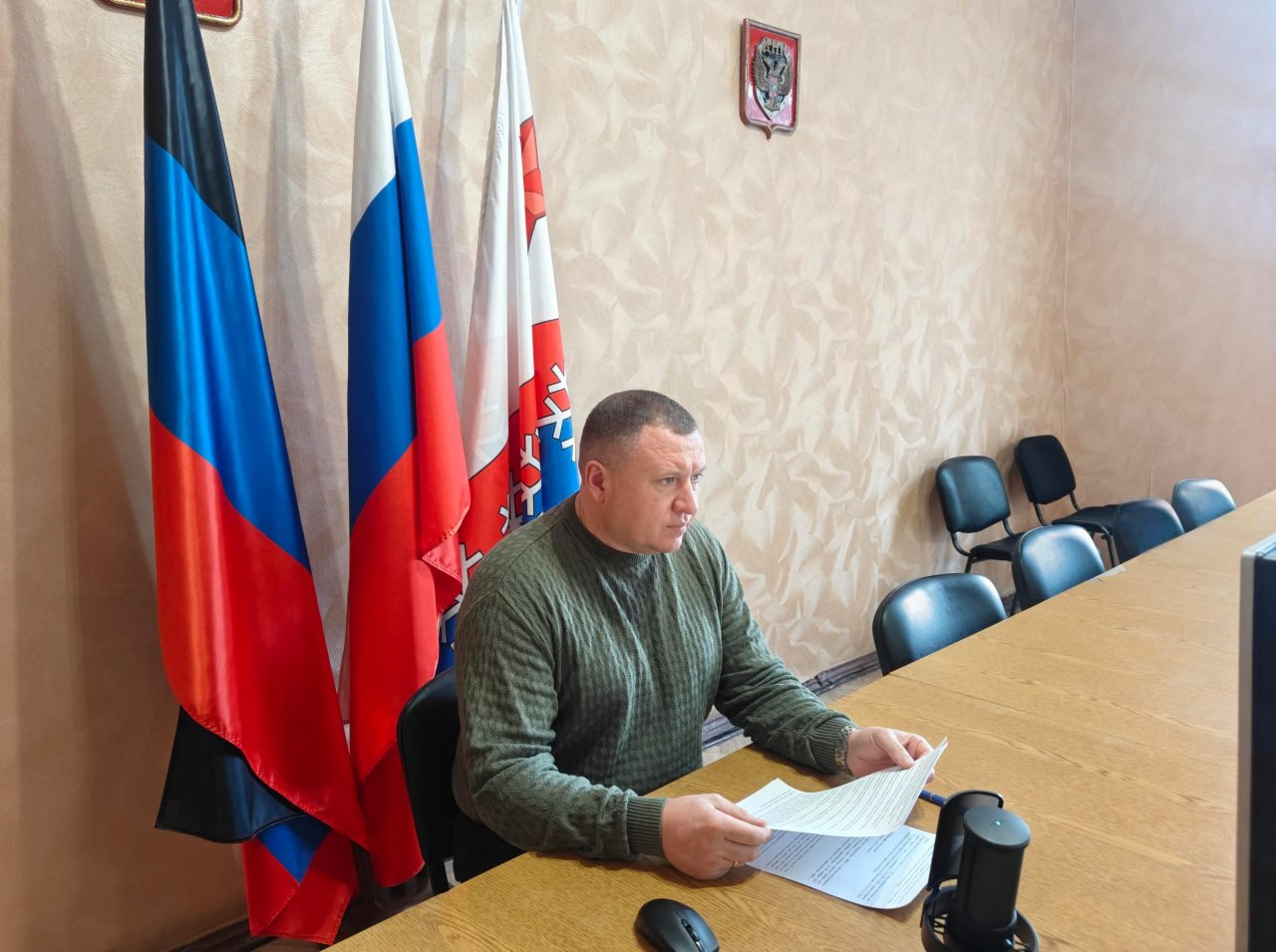 Сергей Ермаков: На территории городского округа пассажирские перевозки осуществляют МУП г. Снежное «Спецтранс», ООО «Авто-Экспресс» и шесть индивидуальных предпринимателей, обслуживающих 15 городских маршрутов Сергей Ермаков: На территории городского округа пассажирские перевозки осуществляют МУП г. Снежное «Спецтранс», ООО «Авто-Экспресс» и шесть индивидуальных предпринимателей, обслуживающих 15 городских маршрутов