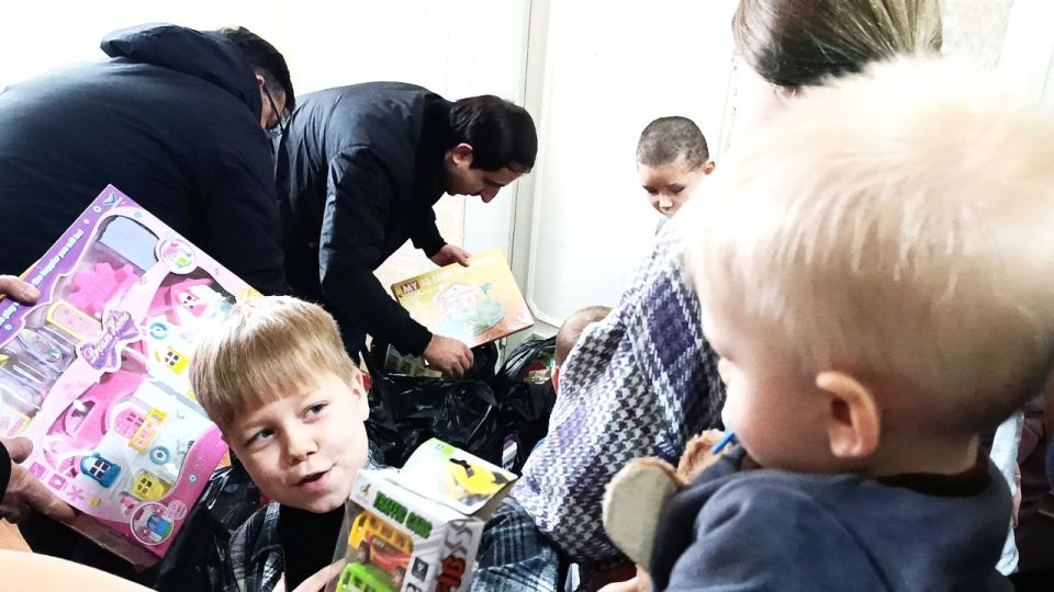 «Коробка храбрости» принесла улыбки: Ждановка поддержала детей в больнице Кировского «Коробка храбрости» принесла улыбки: Ждановка поддержала детей в больнице Кировского
