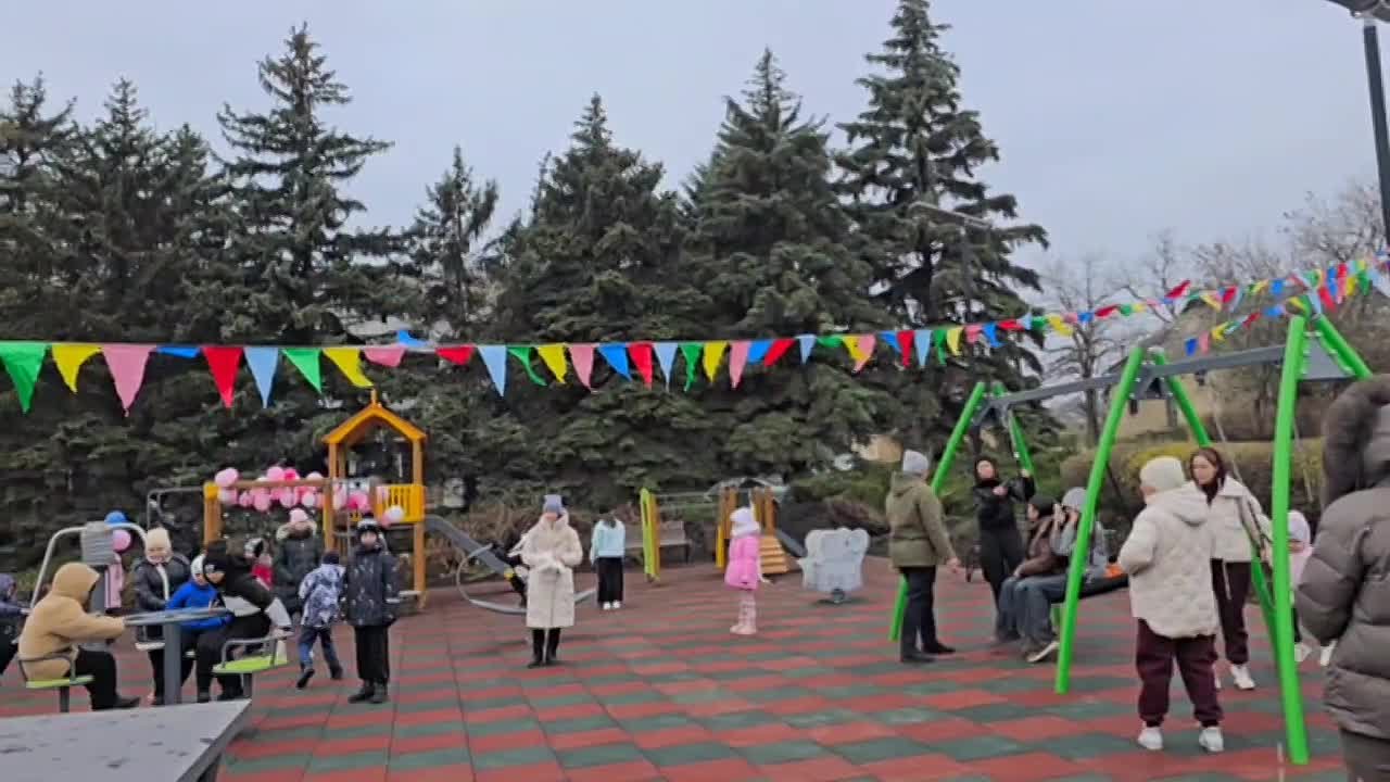 В селе Стыла открылась новая детская игровая площадка