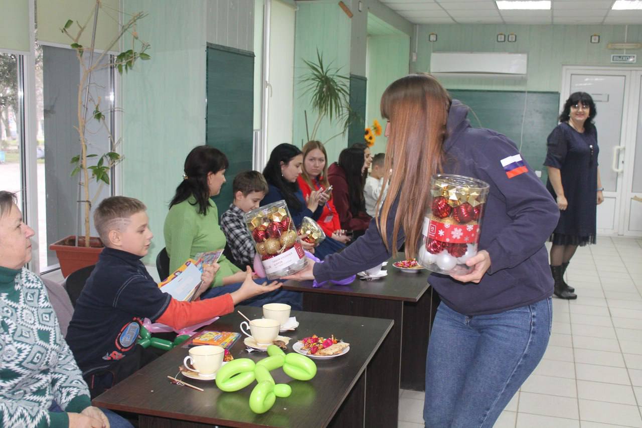 «Нам вместе веселей»: В Мангуше прошел праздник для детей с ограниченными возможностями здоровья «Нам вместе веселей»: В Мангуше прошел праздник для детей с ограниченными возможностями здоровья