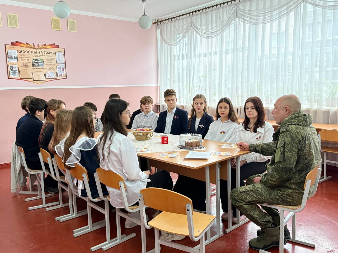 Накануне значимого для всей страны Дня Героев Отечества, в ГБОУ "Школа №5 г.о. Дебальцево" совместно с отделом физической культуры, спорта и туризма администрации г.о. Дебальцево прошло мероприятие, которое надолго останется... Накануне значимого для всей страны Дня Героев Отечества, в ГБОУ "Школа №5 г.о. Дебальцево" совместно с отделом физической культуры, спорта и туризма администрации г.о. Дебальцево прошло мероприятие, которое надолго останется...