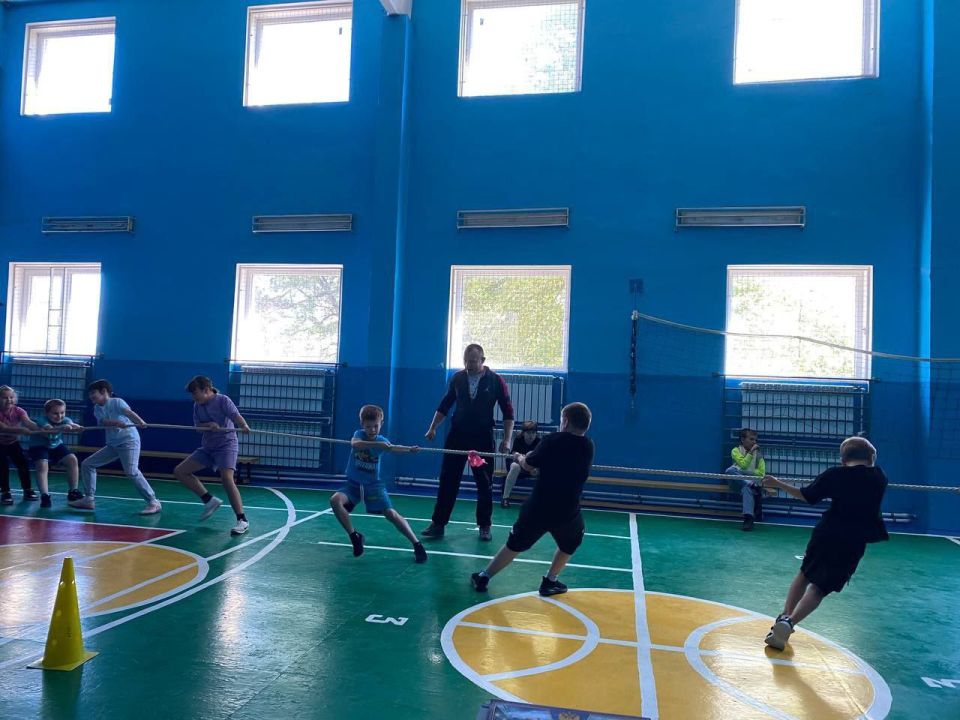 «ДРУЖИ СО СПОРТОМ С МАЛЫХ ЛЕТ» «ДРУЖИ СО СПОРТОМ С МАЛЫХ ЛЕТ»