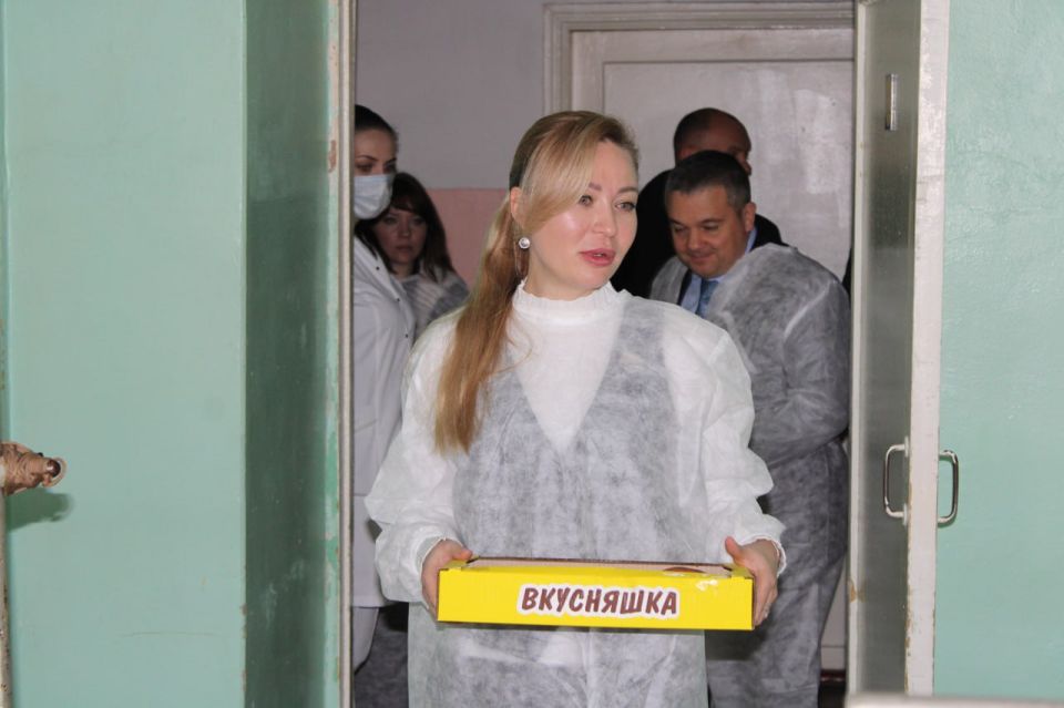 Иван Приходько: Член Совета Федерации Федерального Собрания Российской Федерации, заместитель председателя Комитета Совета Федерации по международным делам, координатор совета партийного проекта «Женское движение» Донецкого... Иван Приходько: Член Совета Федерации Федерального Собрания Российской Федерации, заместитель председателя Комитета Совета Федерации по международным делам, координатор совета партийного проекта «Женское движение» Донецкого...