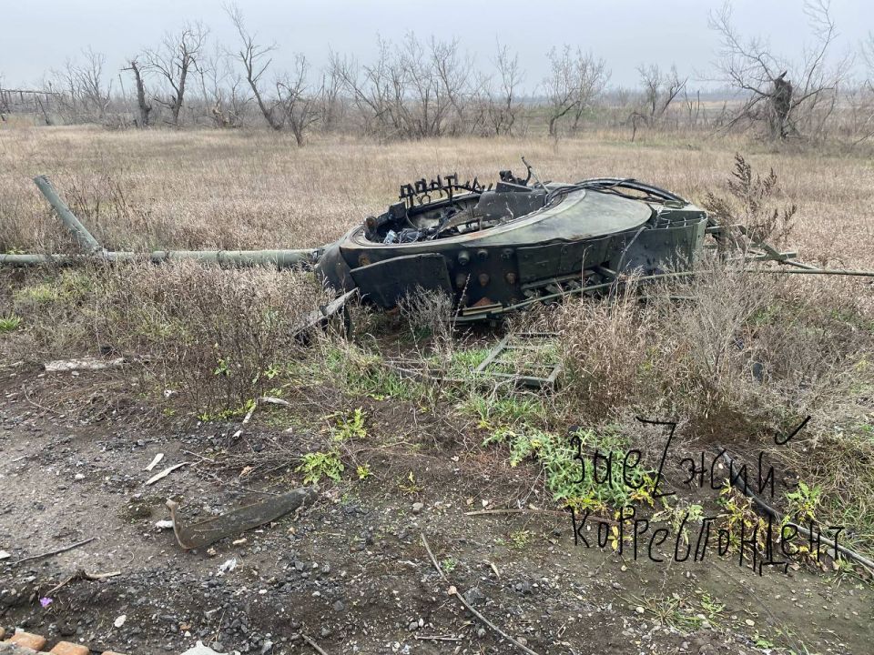 Танк Leopard 1A5 ВСУ, разнесенный на части взрывом боекомплекта в окрестностях Алексеевки (ДНР) на Днепропетровском направлении Танк Leopard 1A5 ВСУ, разнесенный на части взрывом боекомплекта в окрестностях Алексеевки (ДНР) на Днепропетровском направлении
