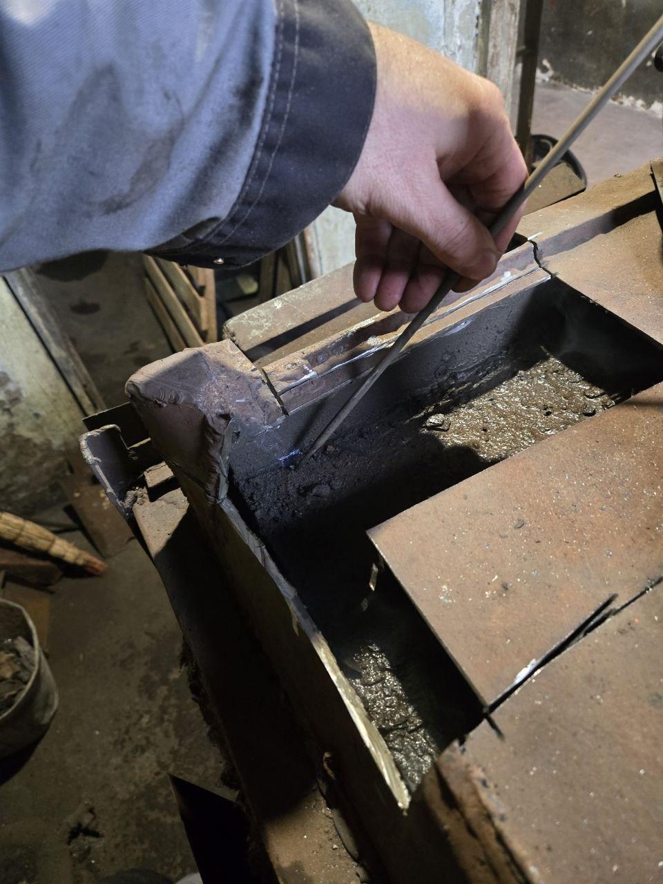 Колымские слесари-сантехники помогли коммунальному предприятию Ждановки Колымские слесари-сантехники помогли коммунальному предприятию Ждановки