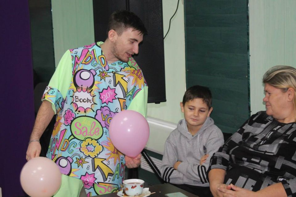 Подарки от фонда и угощение от организаторов Подарки от фонда и угощение от организаторов