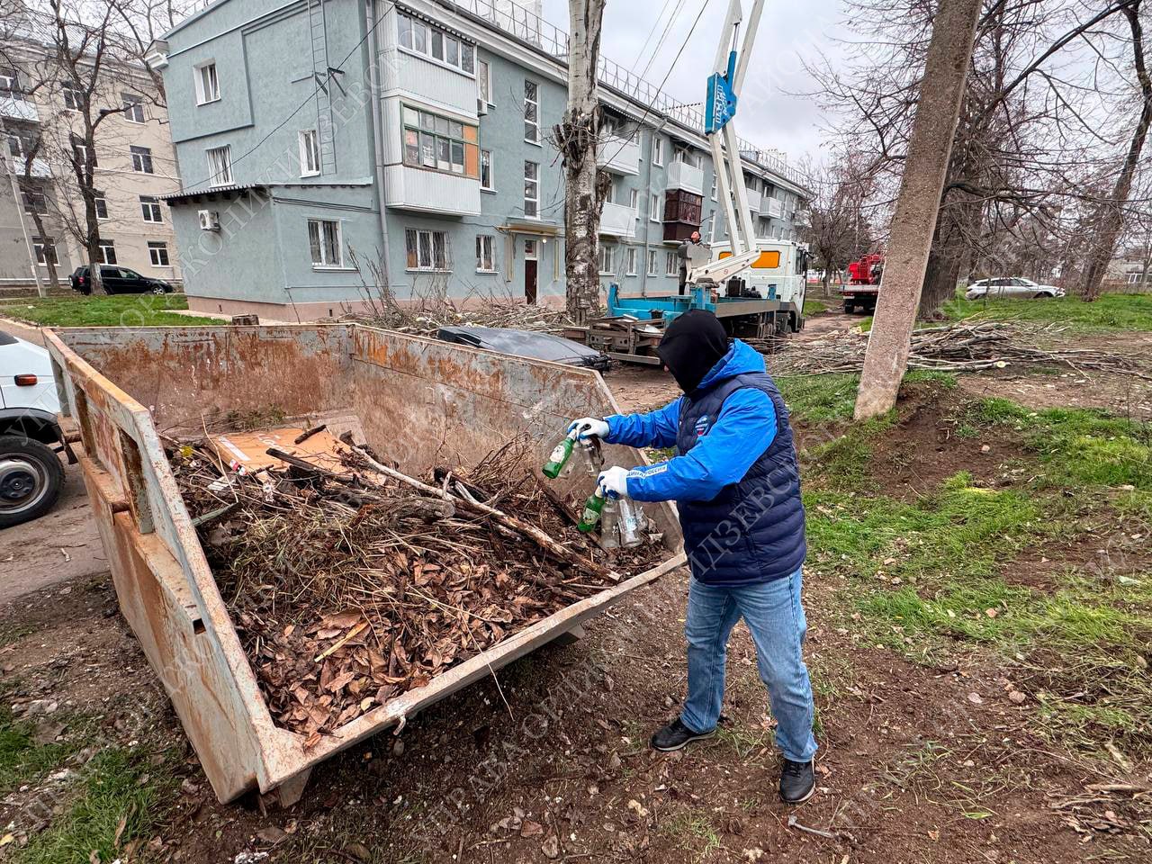 Наводим порядок вместе: масштабный субботник на Владимирской! Наводим порядок вместе: масштабный субботник на Владимирской!