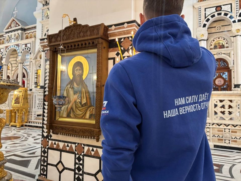 День добровольца. Добровольчество начинается с простых вещей: взаимовыручки, доброты и желания не проходить мимо День добровольца. Добровольчество начинается с простых вещей: взаимовыручки, доброты и желания не проходить мимо