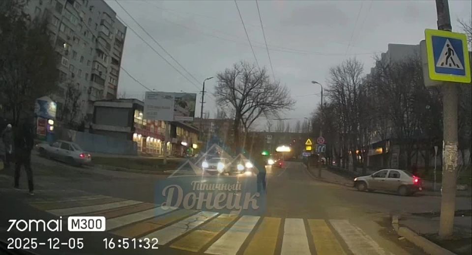 Водитель-преступник сбил человека на пешеходном переходе в Донецке и покинул место ДТП