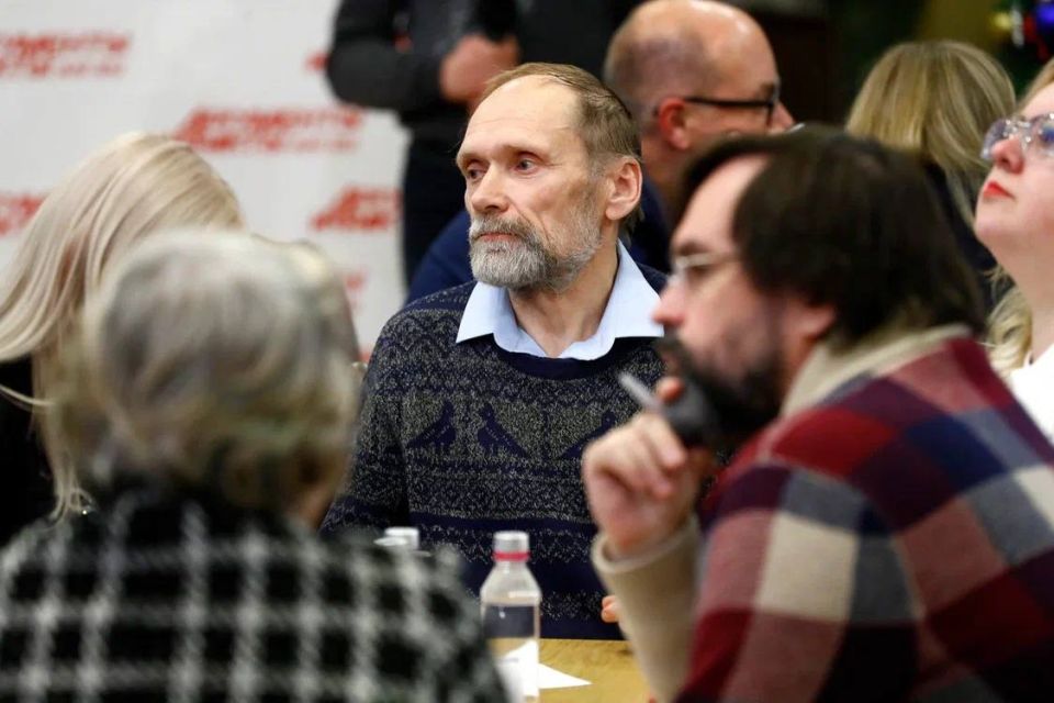 Всем привет! А вот и краткий отчёт о том, как прошла наша интеллектуальная игра — финал 2025 года в редакции АиФ Всем привет! А вот и краткий отчёт о том, как прошла наша интеллектуальная игра — финал 2025 года в редакции АиФ