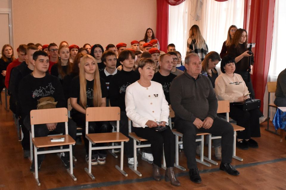 В Кировском отметили вклад волонтеров В Кировском отметили вклад волонтеров