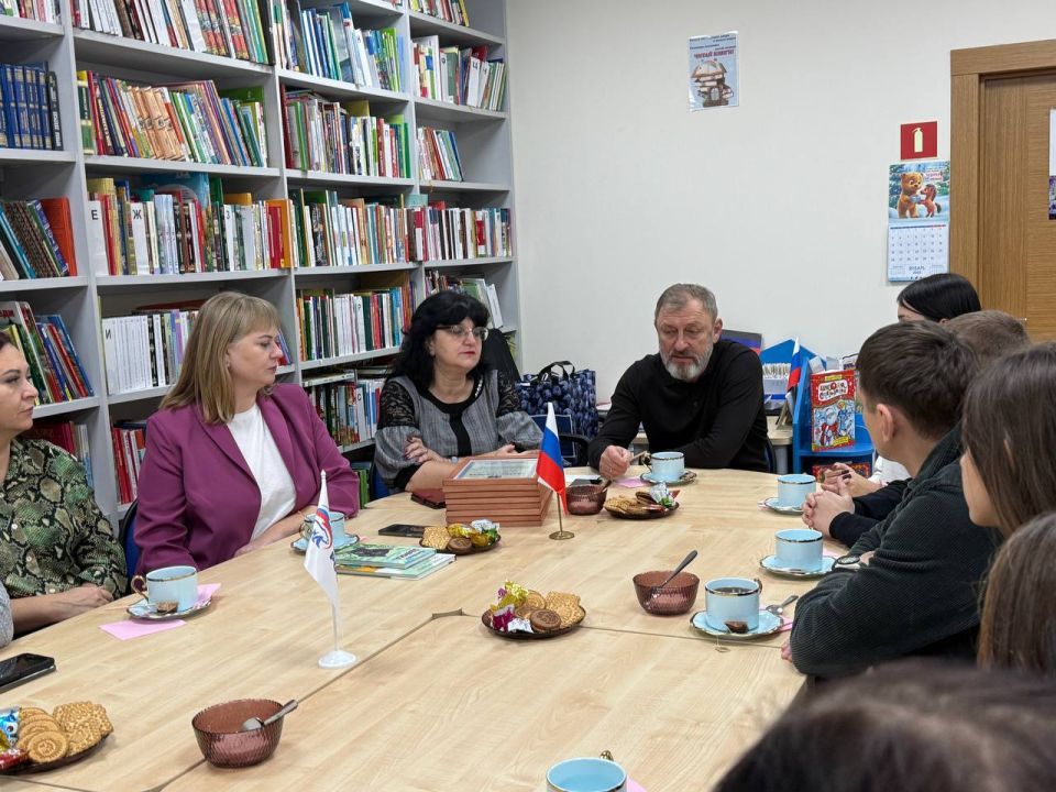 «Волонтер. Инициатива. Мотивация»: в Мангуше чествовали добровольцев