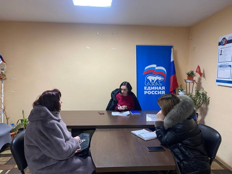 По поручению исполняющего полномочия секретаря Ясиноватского местного отделения Партии «ЕДИНАЯ РОССИЯ» Александра Пеняева, управляющий делами администрации Ясиноватского муниципального округа Анна Полянская провела приём... По поручению исполняющего полномочия секретаря Ясиноватского местного отделения Партии «ЕДИНАЯ РОССИЯ» Александра Пеняева, управляющий делами администрации Ясиноватского муниципального округа Анна Полянская провела приём...