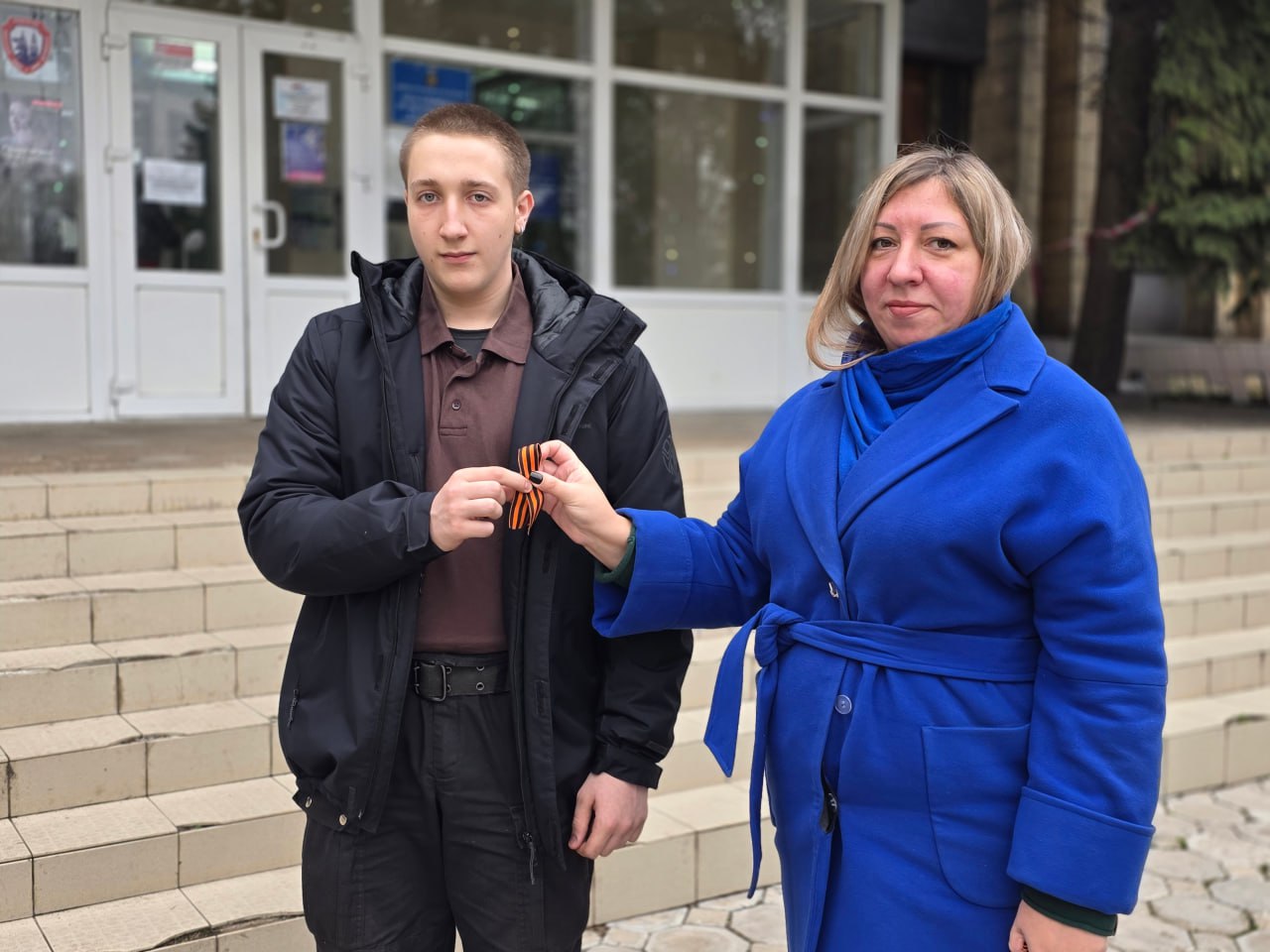 Иван Адамец: В преддверии Дня Георгиевской ленты, сотрудники Управы Куйбышевского района вышли на улицу, чтобы раздать жителям главный символ воинской доблести и памяти Иван Адамец: В преддверии Дня Георгиевской ленты, сотрудники Управы Куйбышевского района вышли на улицу, чтобы раздать жителям главный символ воинской доблести и памяти