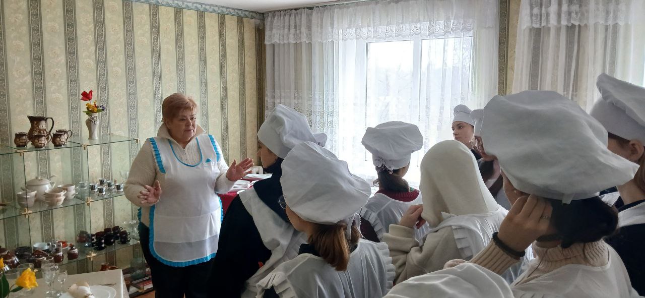 Путь к будущей профессии: юные гости в Ясиноватском многопрофильном техникуме Путь к будущей профессии: юные гости в Ясиноватском многопрофильном техникуме