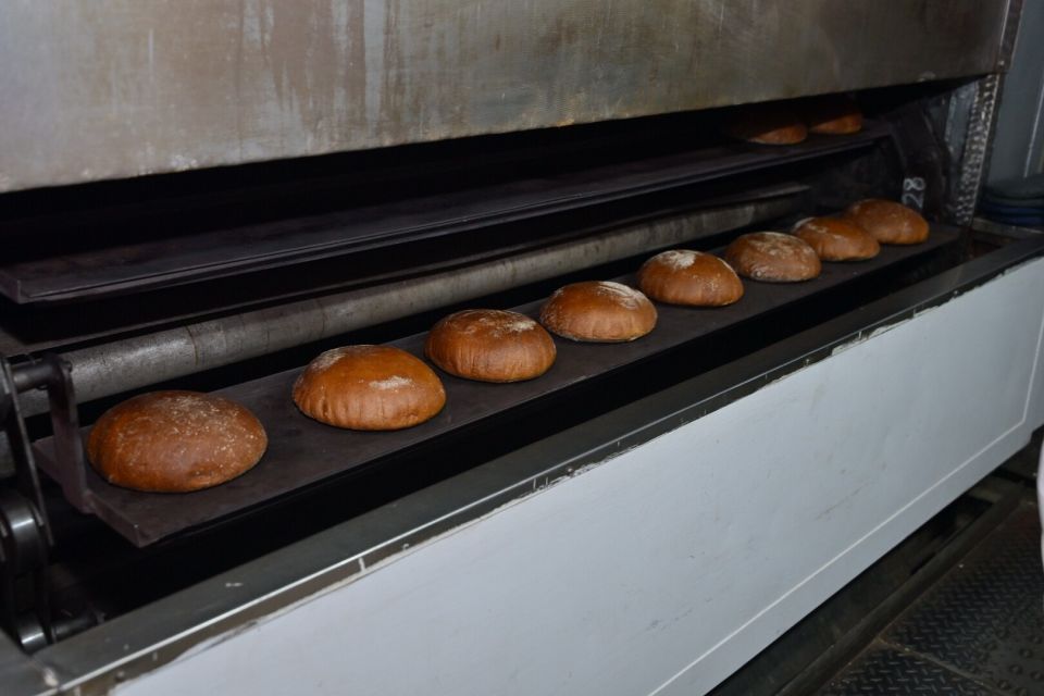 На Макеевском хлебозаводе №12, входящем в состав ООО «Мир хлеба», в рамках партийной инициативы «Выбирай свое» началось производство нового вида хлеба