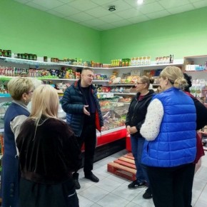 Михаил Меренков: Заместитель руководителя Управы Буденновского внутригородского района Геннадий Хоменок встретился с трудовым коллективом торгового объекта