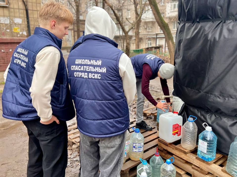 День волонтера в России. Это праздник людей, которые своим примером учат милосердию, заботе и неравнодушию День волонтера в России. Это праздник людей, которые своим примером учат милосердию, заботе и неравнодушию