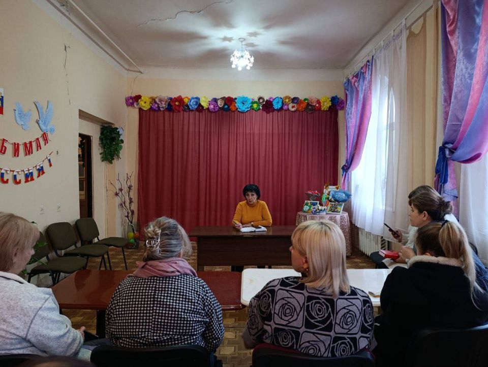 Во исполнение поручения Главы ДНР Дениса Пушилина проводятся встречи с населением для выявления проблемных вопросов на подведомственной территории Во исполнение поручения Главы ДНР Дениса Пушилина проводятся встречи с населением для выявления проблемных вопросов на подведомственной территории
