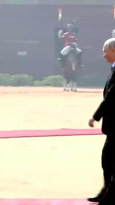 Главные новости за день:. Владимир Путин провел переговоры с Нарендрой Моди в ходе госвизита в Индию Лидер РФ выступил на Российско-индийском форуме в Нью-Дели Путин провел встречу с президентом Индии Драупади Мурму и...