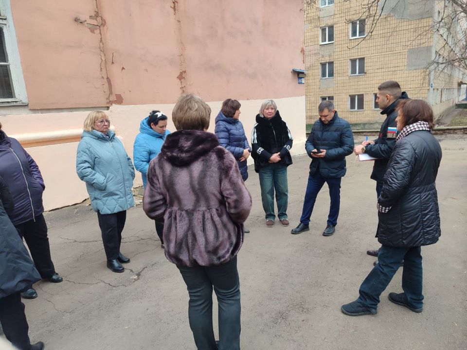 По поручению Главы ДНР Дениса Пушилина в Ворошиловском внутригордском районе продолжаются встречи с населением По поручению Главы ДНР Дениса Пушилина в Ворошиловском внутригордском районе продолжаются встречи с населением