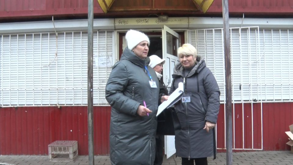 Иван Приходько: Активисты Народного контроля проверили ряд магазинов в Никитовском районе Горловки Иван Приходько: Активисты Народного контроля проверили ряд магазинов в Никитовском районе Горловки